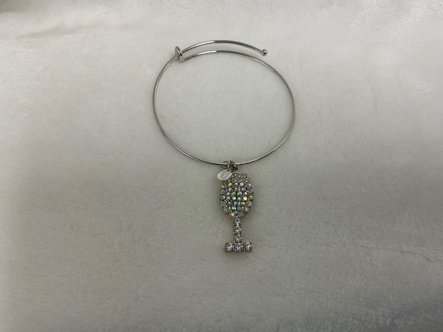 BR3436-Wire Bangle Wine Glass Charm