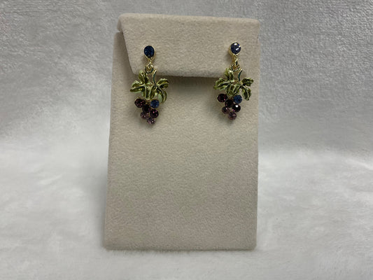 PE2568-Small Grape Cluster Dangle Earrings