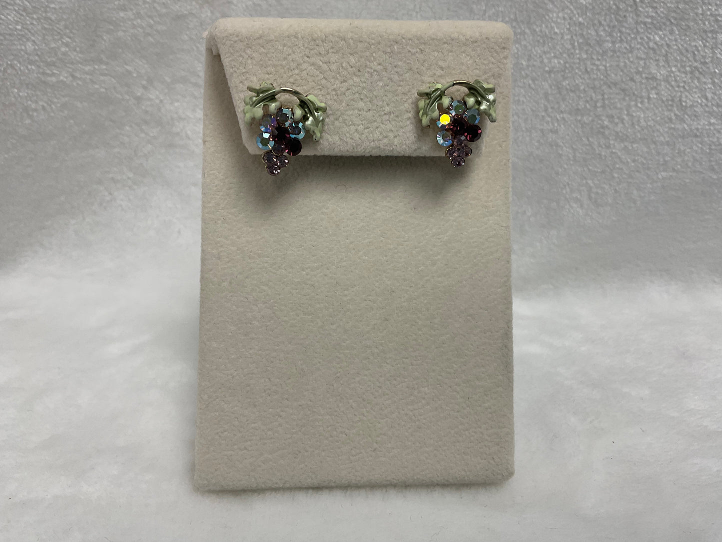 PE2807-Small Grape Cluster Post Earrings