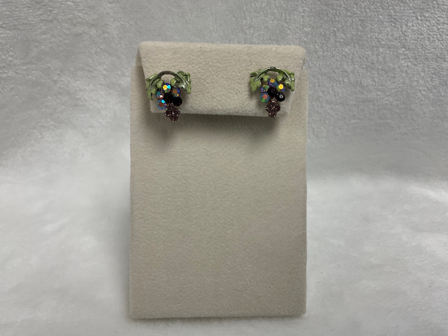 PE2807-Small Grape Cluster Post Earrings