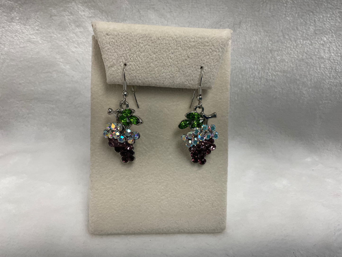 PE3509-Grape Cluster Dangle Earrings