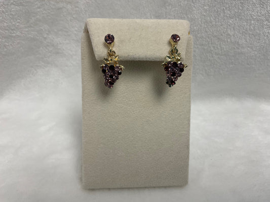 PE4198-Small Grape Cluster Dangle Earring