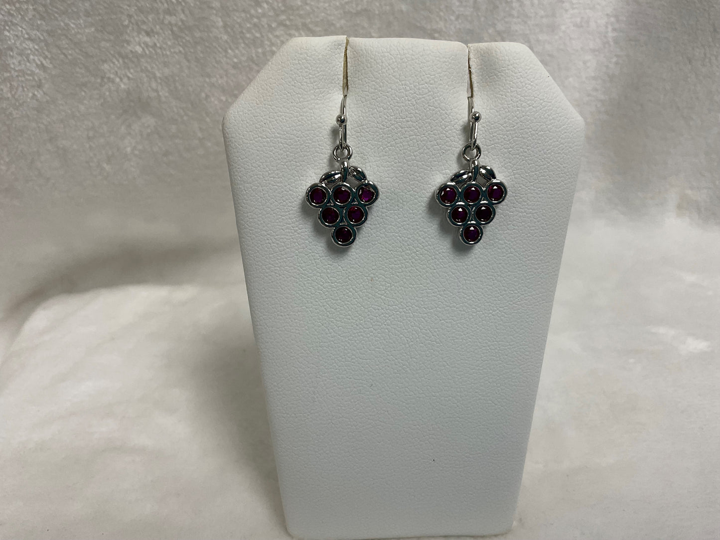 PE5030-Bezel Set Grape Dangle Earrings